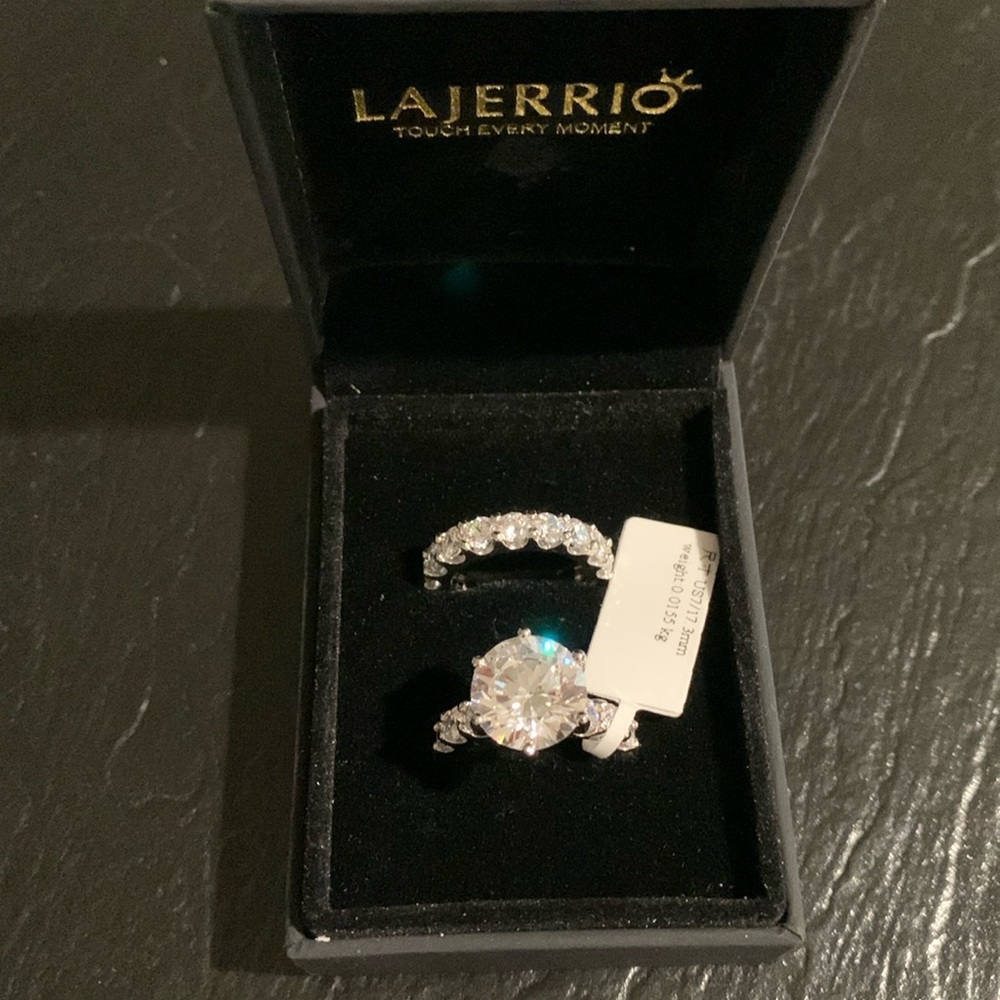 Lajerrio White Sapphire Bridal Set